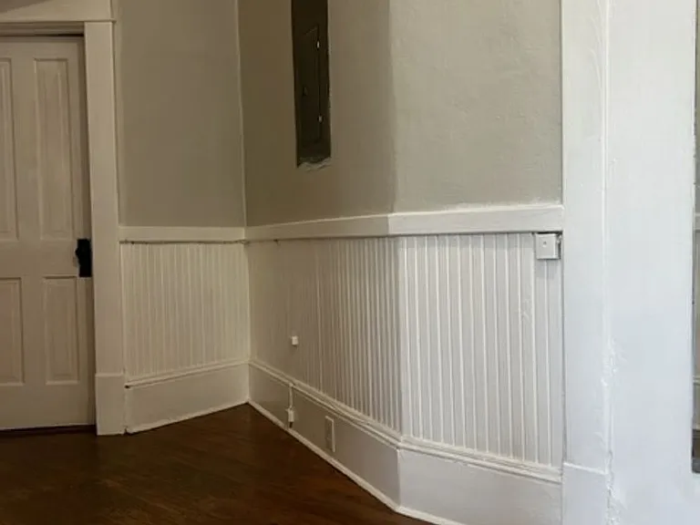 412 Johnson St — Photo 7