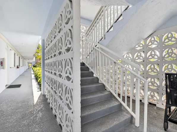 2010 S Federal Highway #202, Boynton Beach, FL 33435