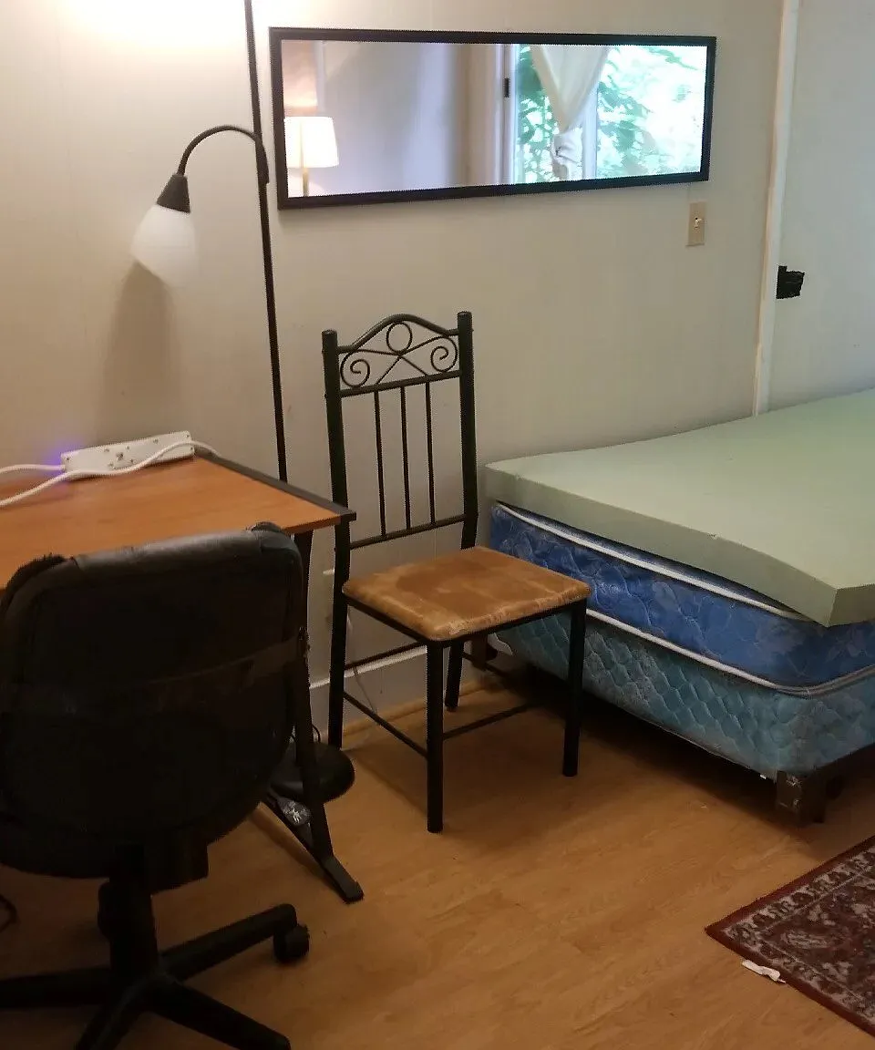 5 bed, 2198 sqft, $3,000 — Photo 2