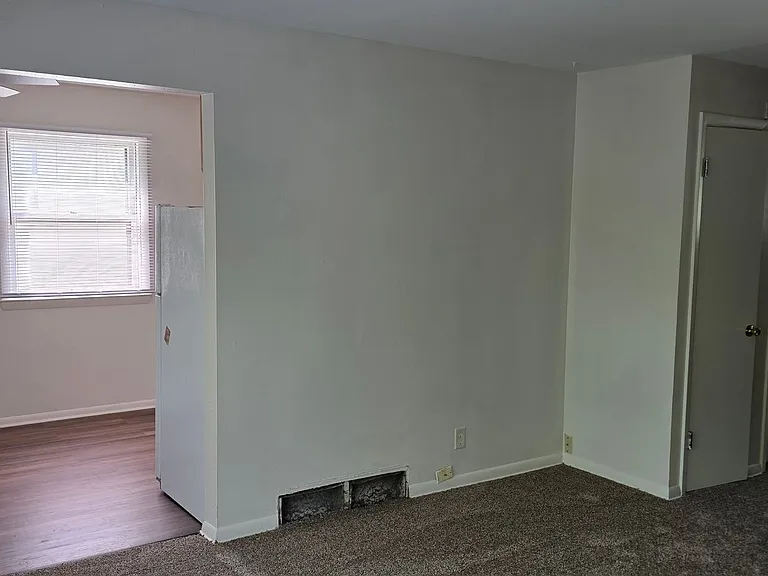 819 John St — Photo 3