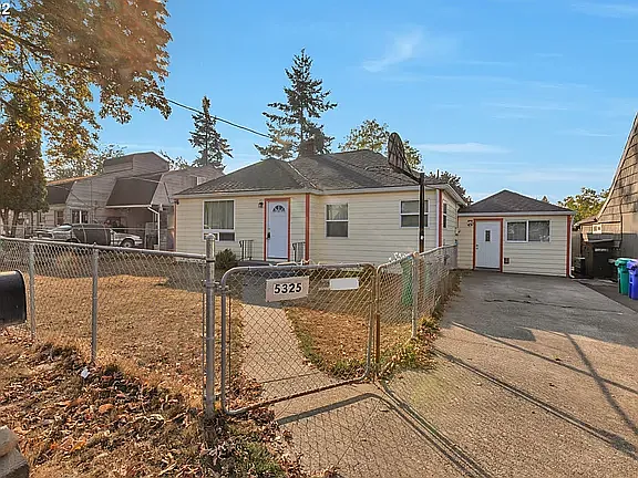5325 NE 74th Ave