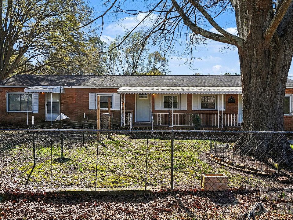 1st image of 139 Blackburn Dr