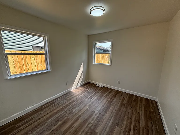 2395 Jennings St — Photo 7