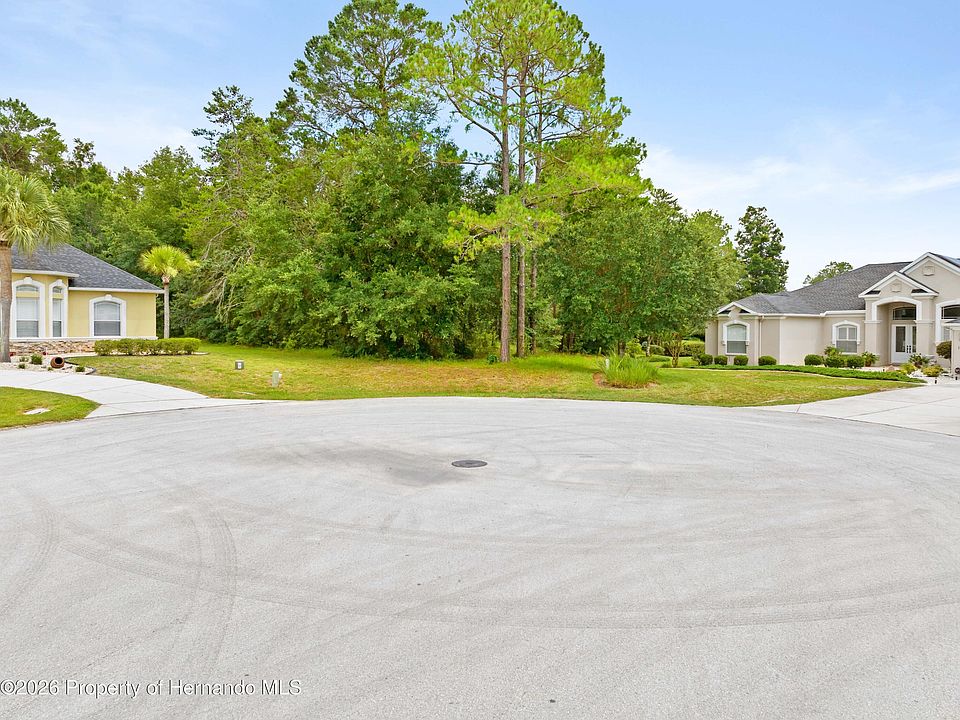1st image of 17 Woodlee Ct S