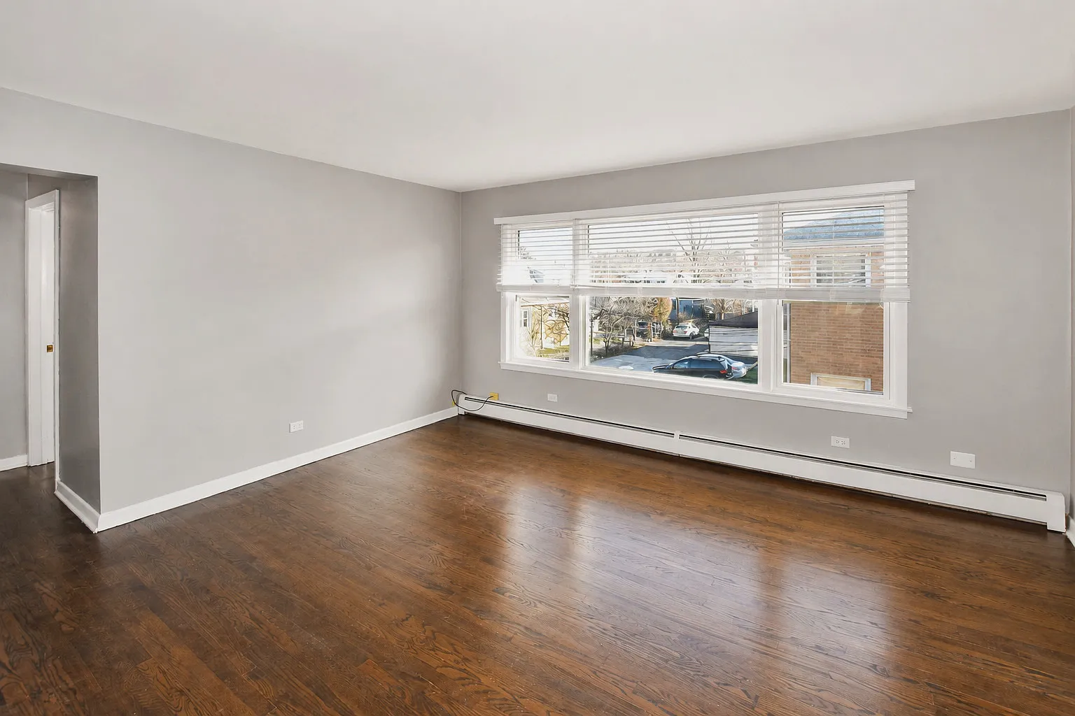 2 bed, 1000 sqft, $1,600 — Photo 4