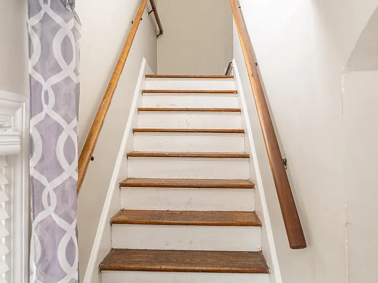1109 N Division St — Photo 29