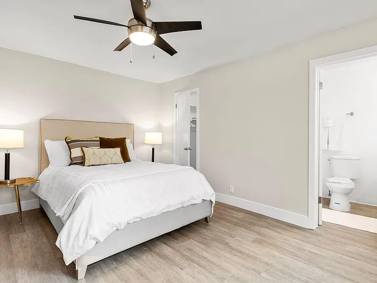 Kling Trio Apartments — Photo 48