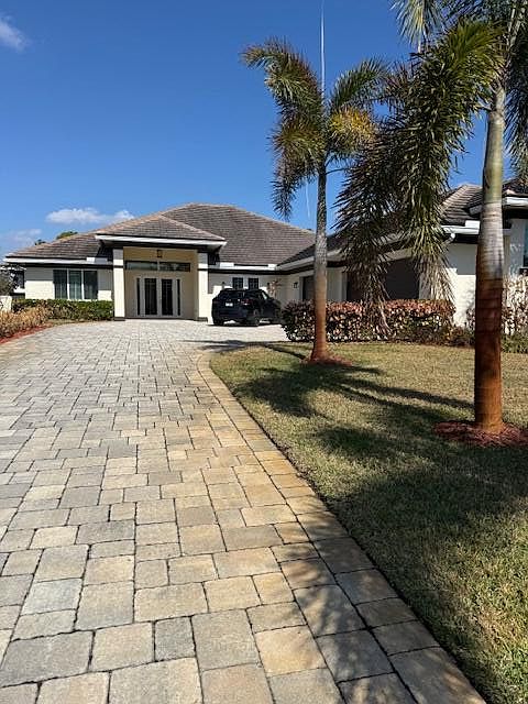 1st image of 4053 SW Rivers End Way