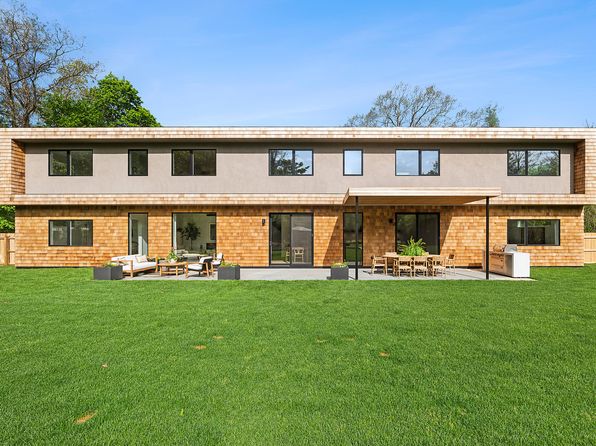 30 School St, East Hampton, NY 11937