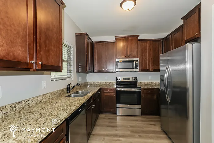 424 Concord Ter — Photo 6