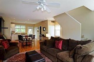5th image of 2803 N Wolcott Ave Unit J