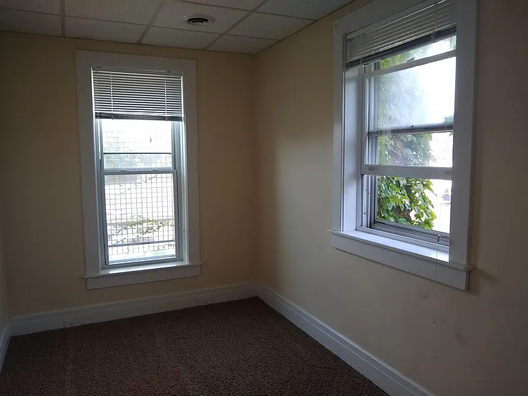115 1/2 N Superior St #2 — Photo 6