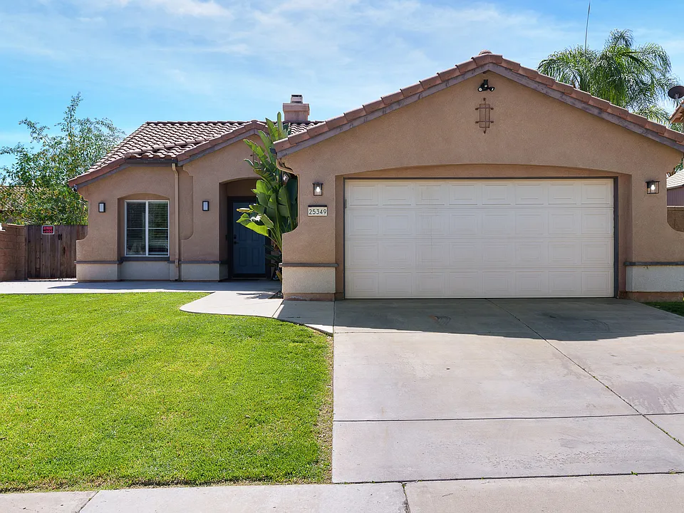 25349 Silverwood Ln