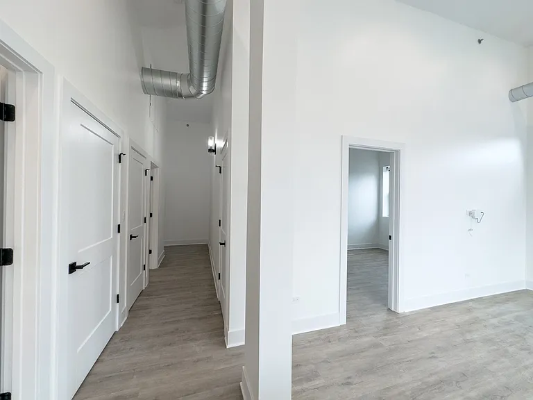 4731 N Western Ave #302 — Photo 12