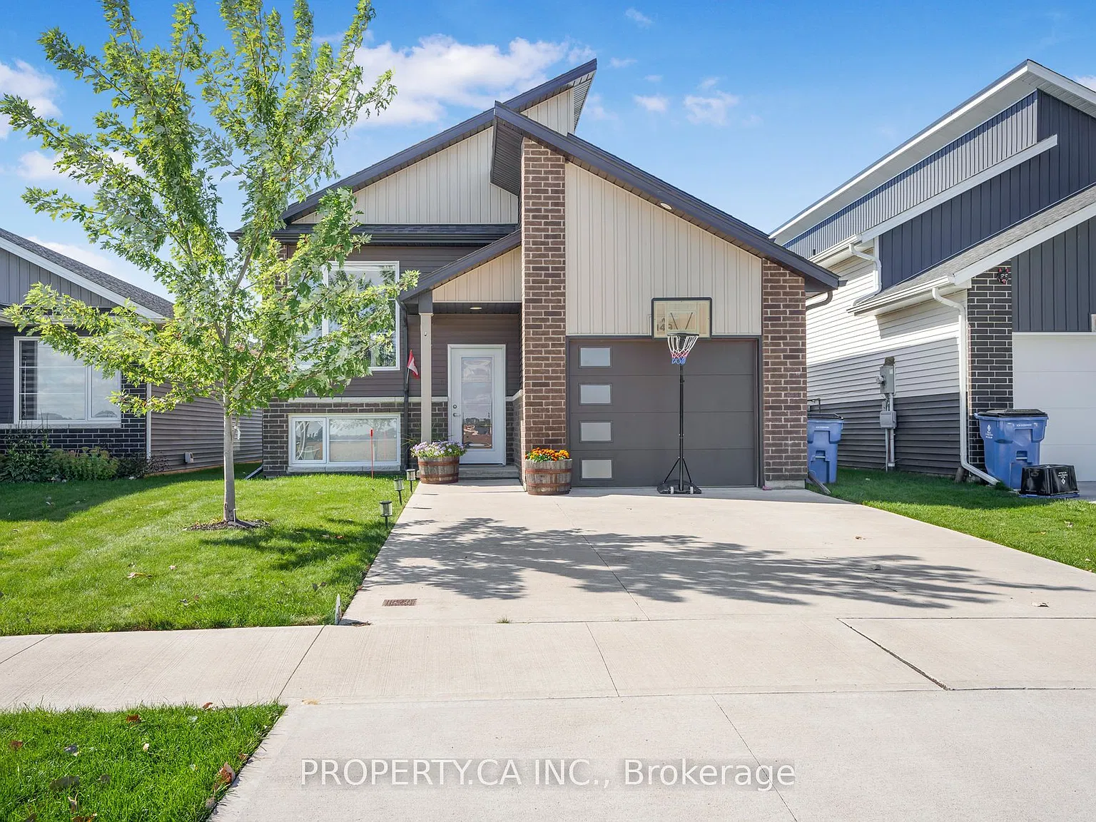 3 bed, $2,300 — Photo 1