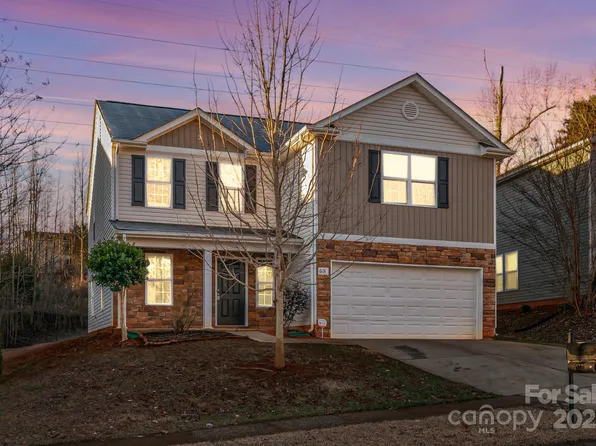 6131 Blue Ash Ln, Charlotte, NC 28215