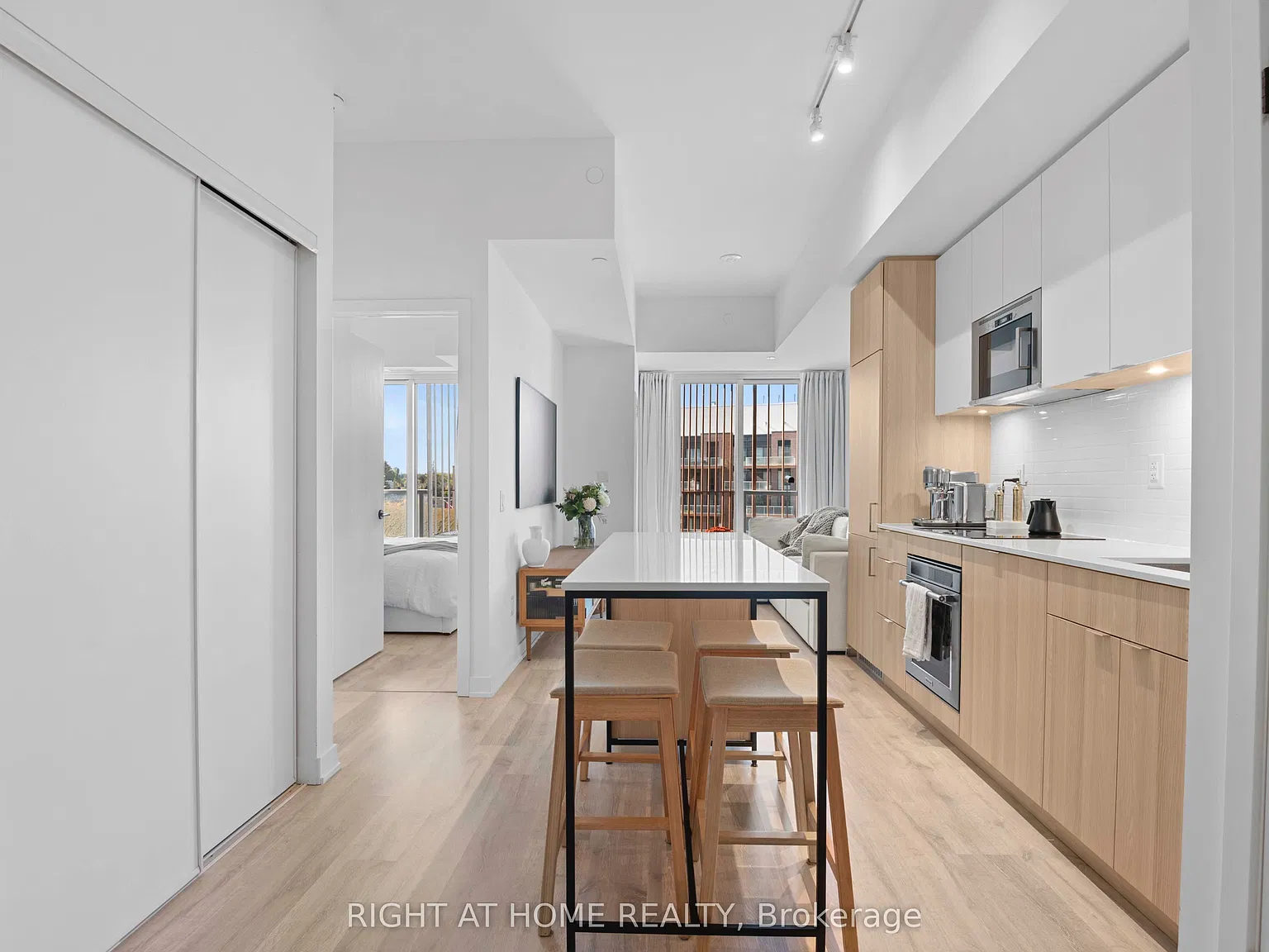 2 bed, $2,650 — Photo 2