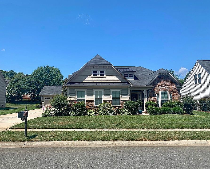 1st image of 2541 Scarlet Oak Dr
