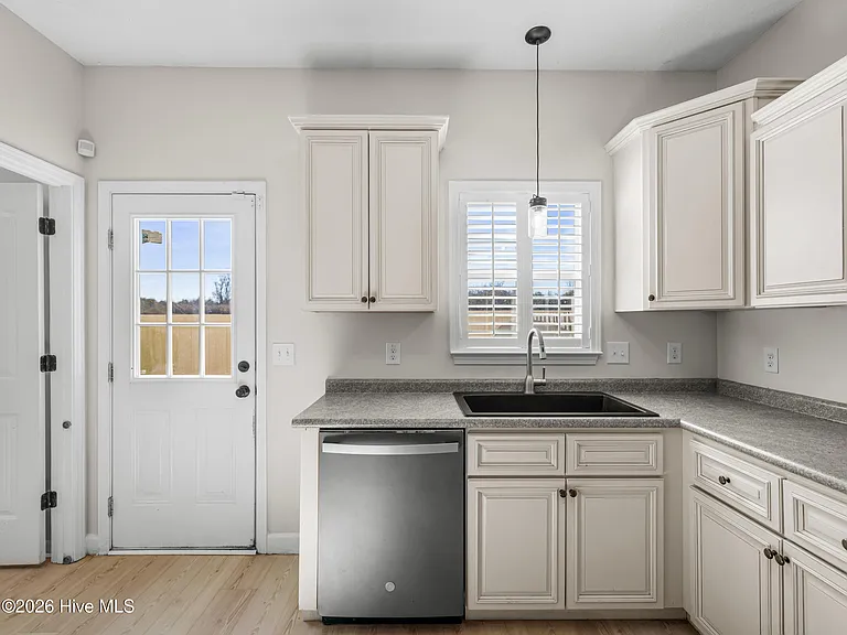 308 Winstead Loop — Photo 17