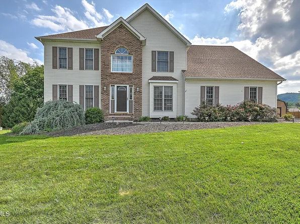 6 Coventry Ct, Johnson City, TN 37604