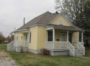 1010 E Sycamore St, Monett, MO 65708