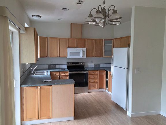 3rd image of 5264 NE 121st Ave APT E-25