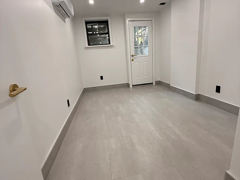 6082 Catalpa Ave — Photo 11