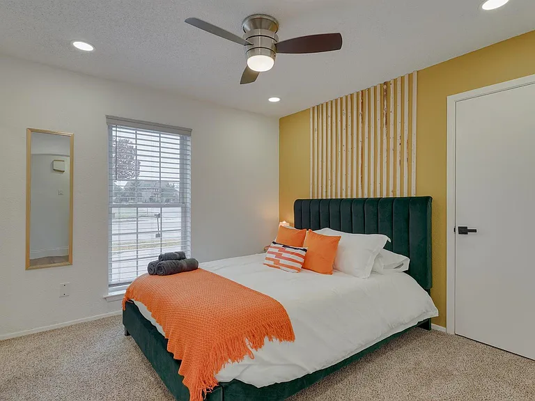 6048 Holiday Ln — Photo 22