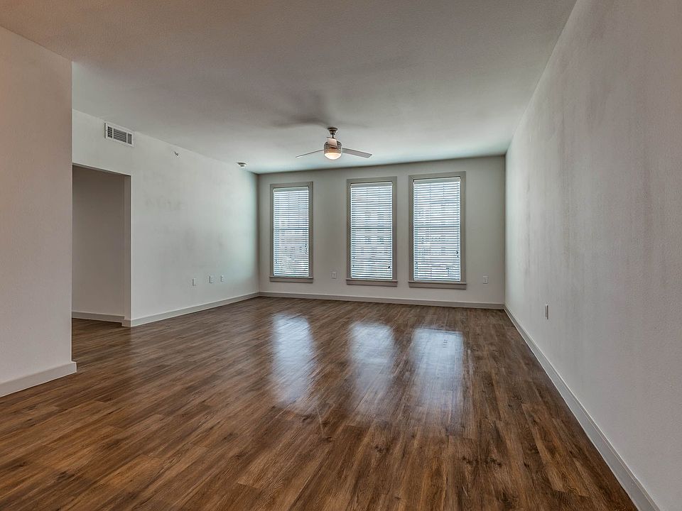 THRIVE Jenks - Living Room