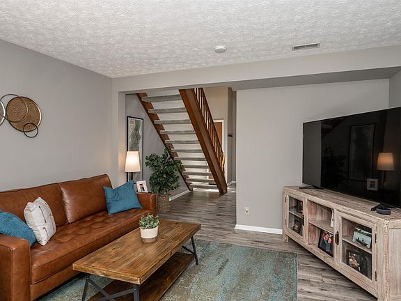3rd image of 11977 Copperfield Dr