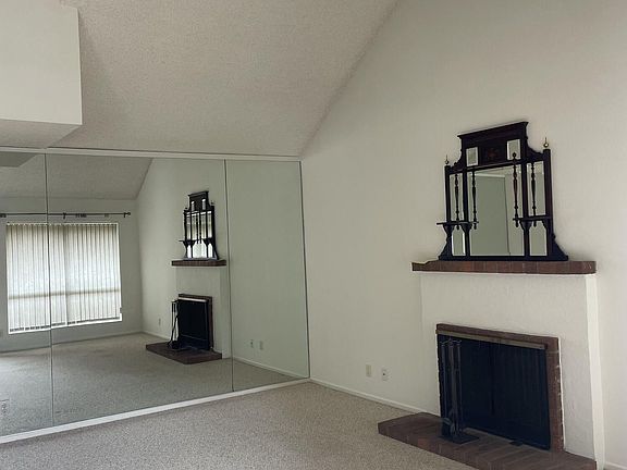 3rd image of 4746 Calle Camarada