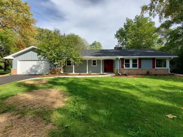 12116 North Briarhill ROAD, Mequon, WI 53097