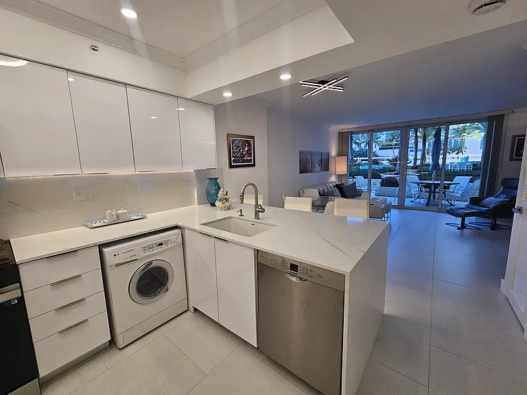 2501 S Ocean Dr #17 — Photo 3