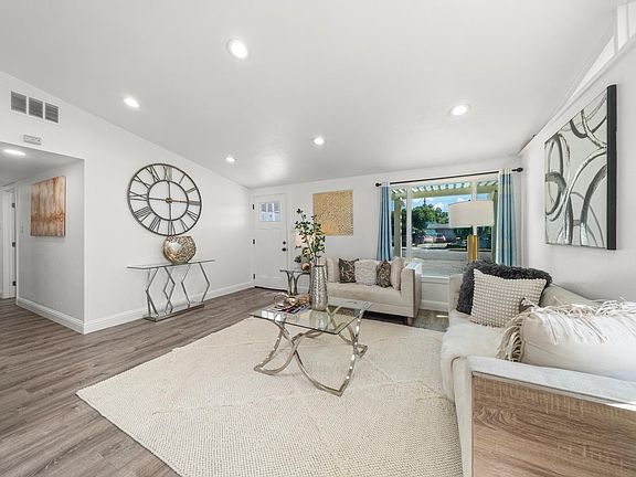 5th image of 1711 Cathay Dr
