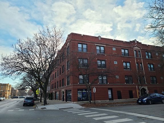 2nd image of 2009 W Farragut Ave #1