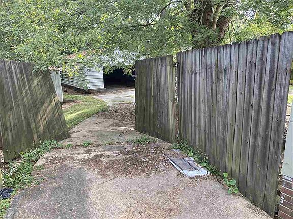 5th image of 420 Fairmont Ave