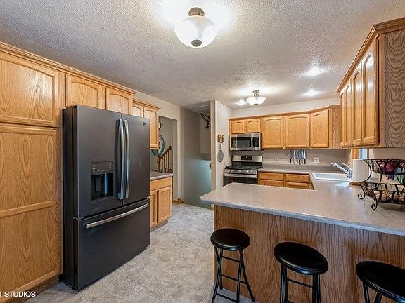 3rd image of 3605 E Engel Dr