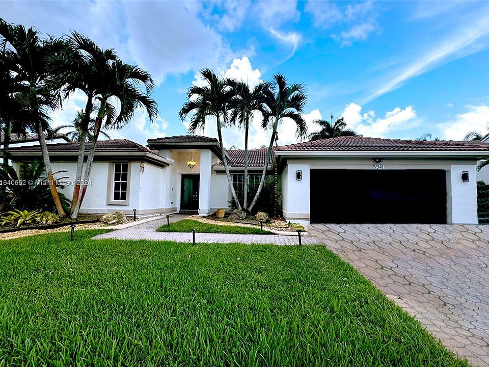 1st image of 19341 NW 10th St