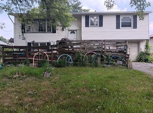 6456 Carson Dr, East Syracuse, NY 13057