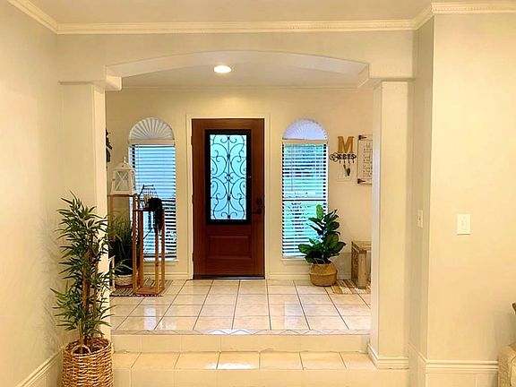 5th image of 2264 Maria Del Refugio Dr