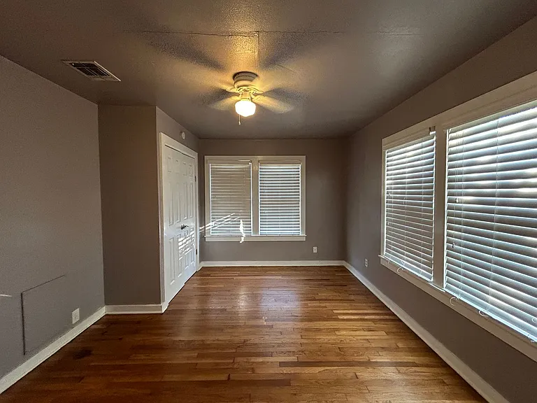 893 Pine St — Photo 17