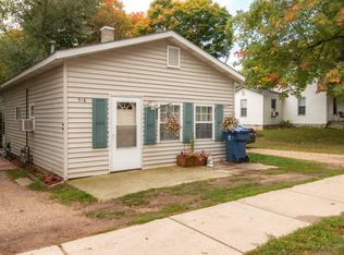 314 Quarterline St, Newaygo, MI 49337