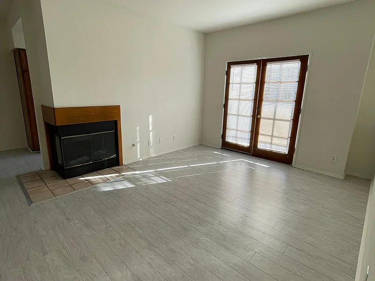 11281 Peach Grove St #11281 — Photo 4