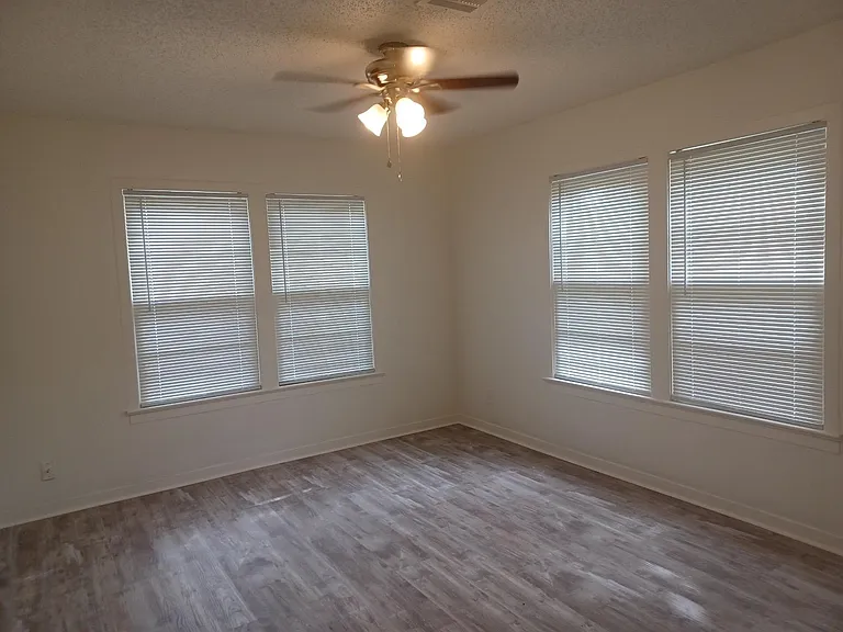 524 S Liberty Ave — Photo 8
