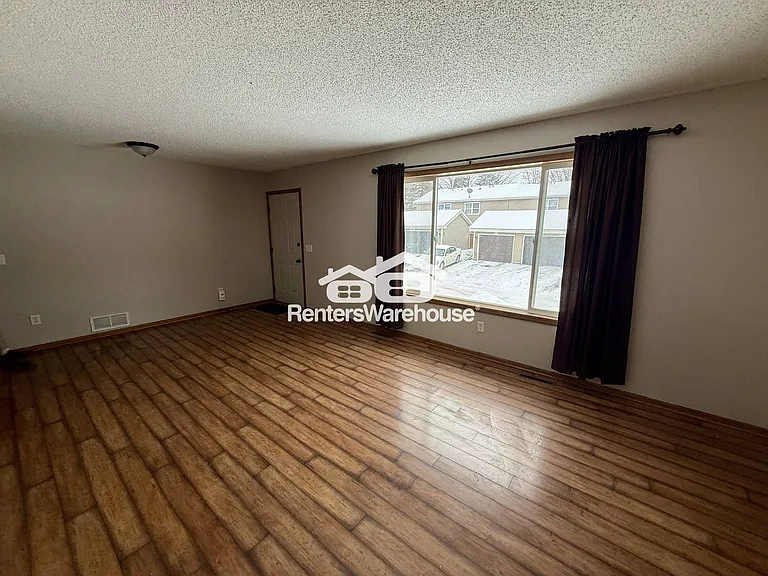 6762 Gretchen Ct N — Photo 7