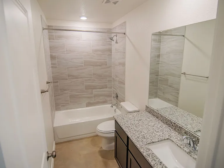 1261 Lehmann Dr #B — Photo 7
