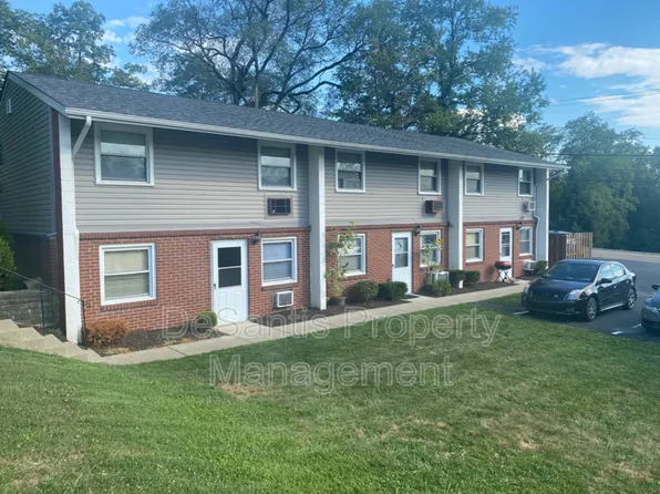 401 Moon Clinton Rd #11, Coraopolis, PA 15108