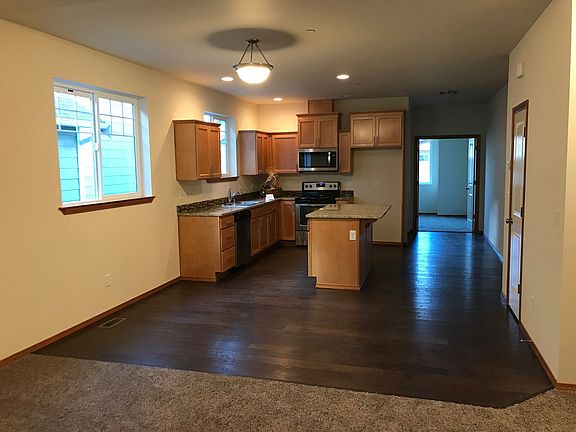 3rd image of 715 Kodiak Ln