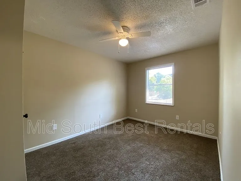 4465 Ryan St — Photo 6