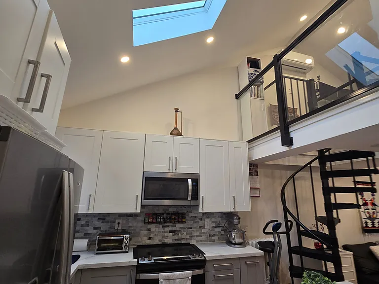 6 Lippincott St — Photo 11